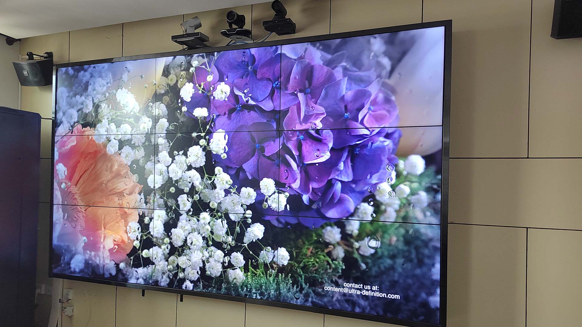 某单位55寸拼接屏完工